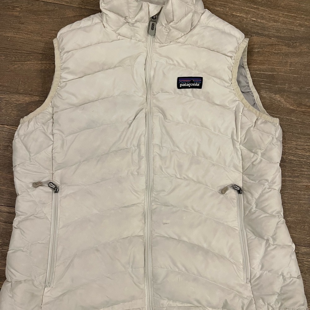 Patagonia Women's Ivory Quilted Vest